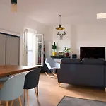 Superb Appt Near The Place De La Nation